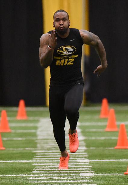 Donavin Newsom runs the 40-yard dash